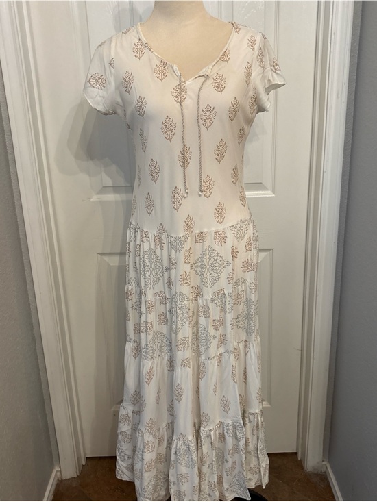 Sundance Dresses & Skirts - Sundance Cream Maxi Dress with Gold Botanical Print